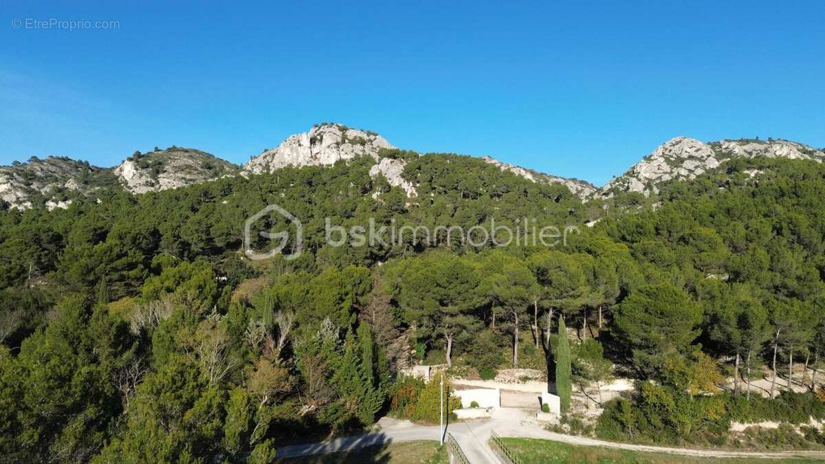 Maison avec un jardin et un garage , au pied du Luberon , sur Cheval-Blanc - photo 2
