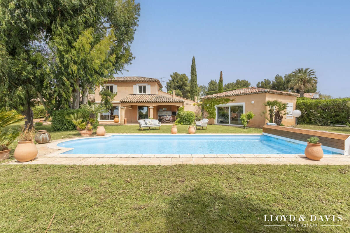 Maison à LA CADIERE-D'AZUR
