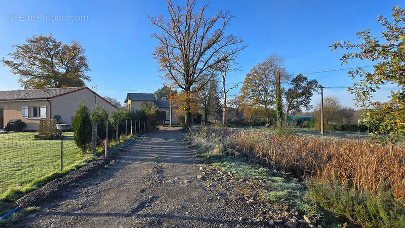 Maison à ORADOUR-SUR-GLANE