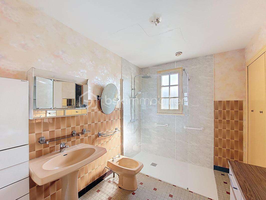 Maison à MONTFARVILLE