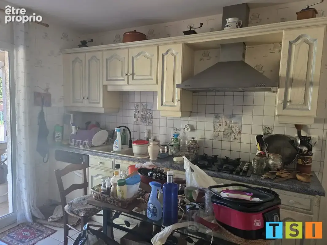 Villa de plain-pied 100 m²  4 pièces  Terrain clos et arboré de 734 m² - photo 6