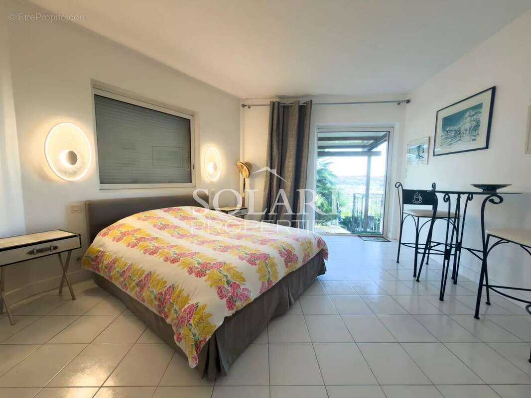 Maison à MANDELIEU-LA-NAPOULE