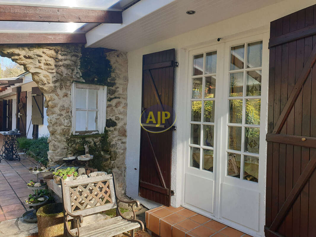 Maison à VENDAYS-MONTALIVET