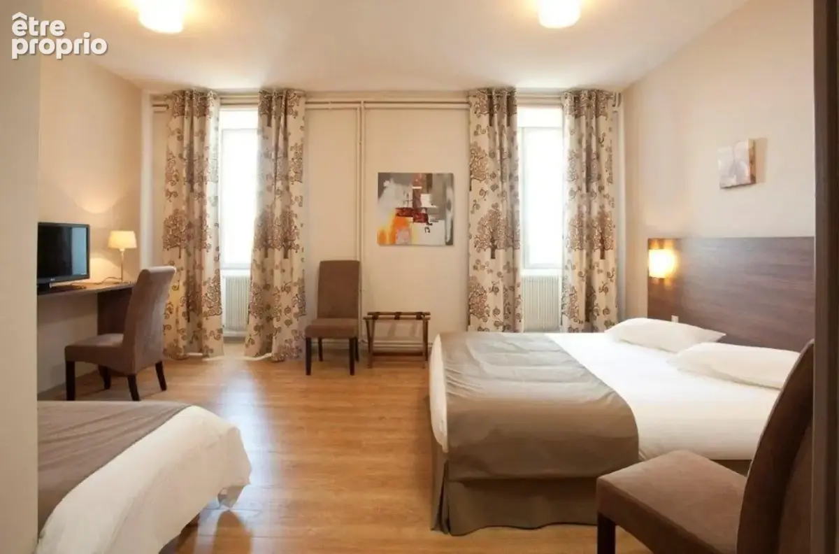 Dpt Ardèche (07), à vendre proche de VALLON PONT D'ARC Murs d'un Hôtel Restaurant - photo 4