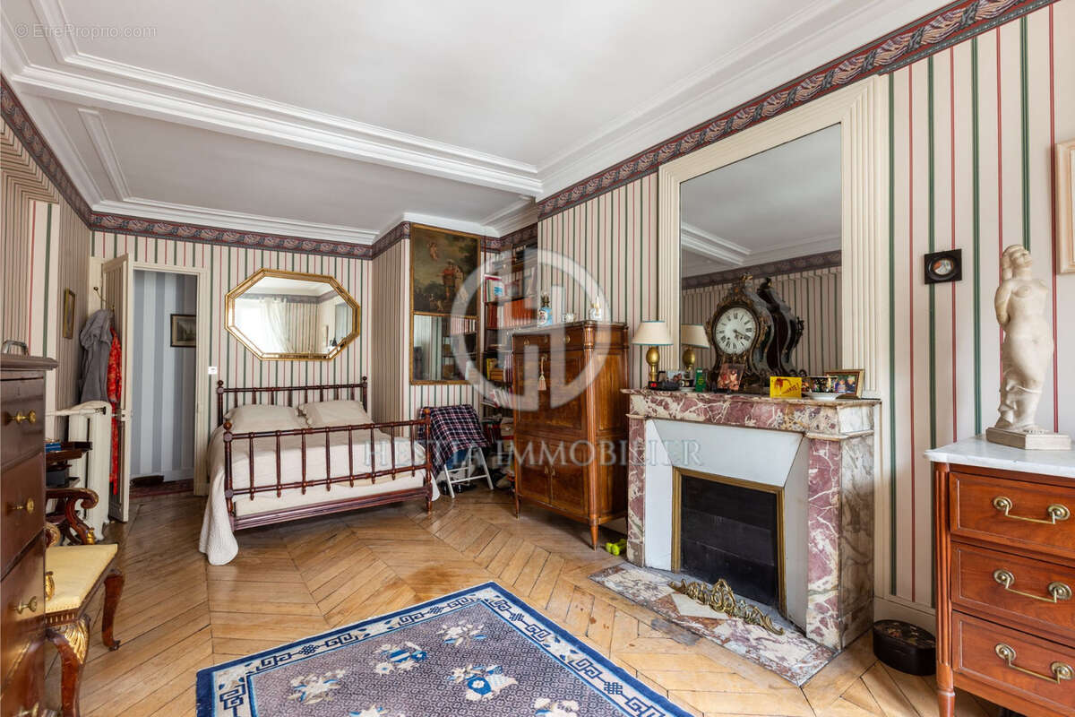 Appartement à PARIS-10E