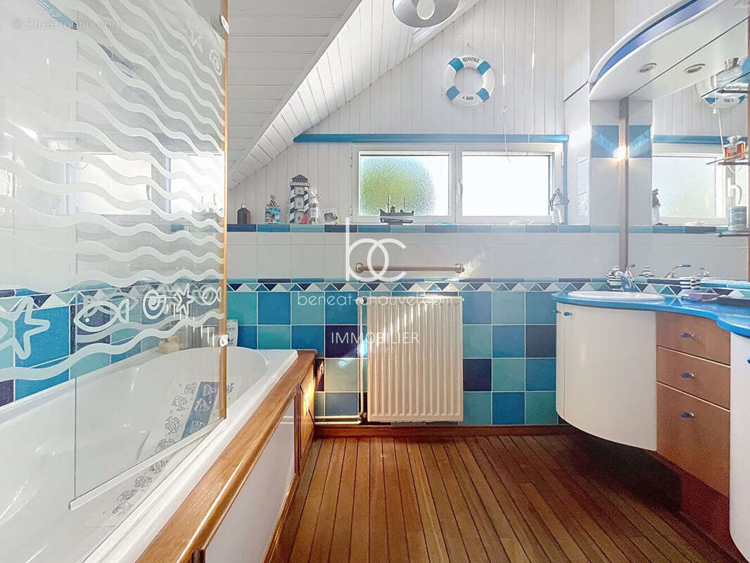 Maison d'Architecte à Pluneret : Un Paradis Vert avec Piscine et Plan d'Eau - photo 14