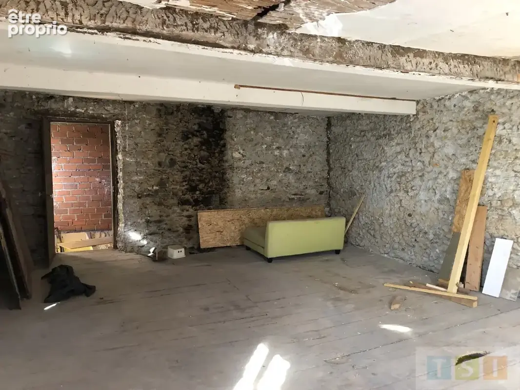 Maison ancienne en pierre et dépendances sur terrain de 362 m² - photo 10