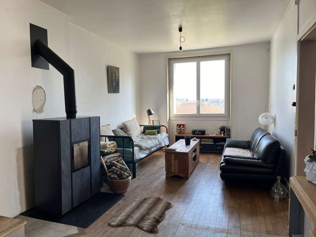 Maison à COUSSAC-BONNEVAL