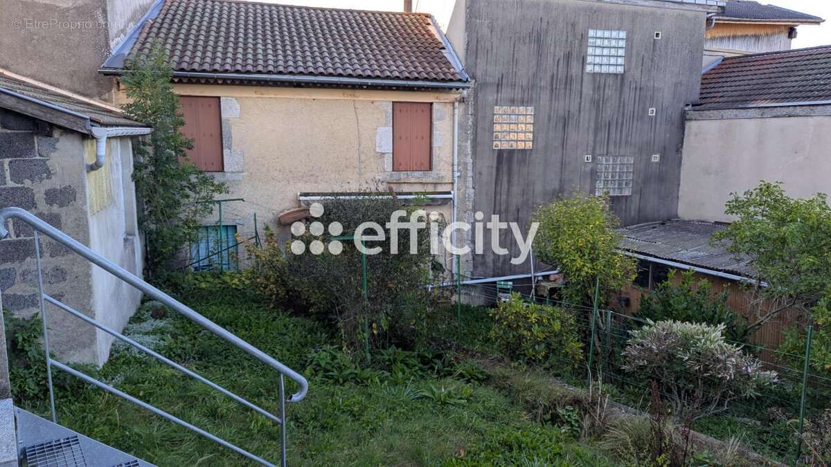 Maison 96 m² à Saint-Remy-Sur-Durolle  - photo 7