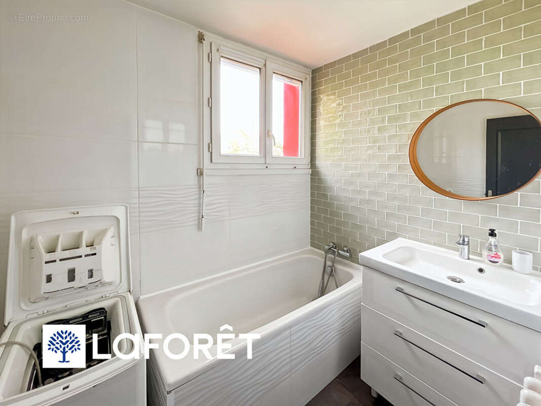 Appartement à SAINTE-GENEVIEVE-DES-BOIS