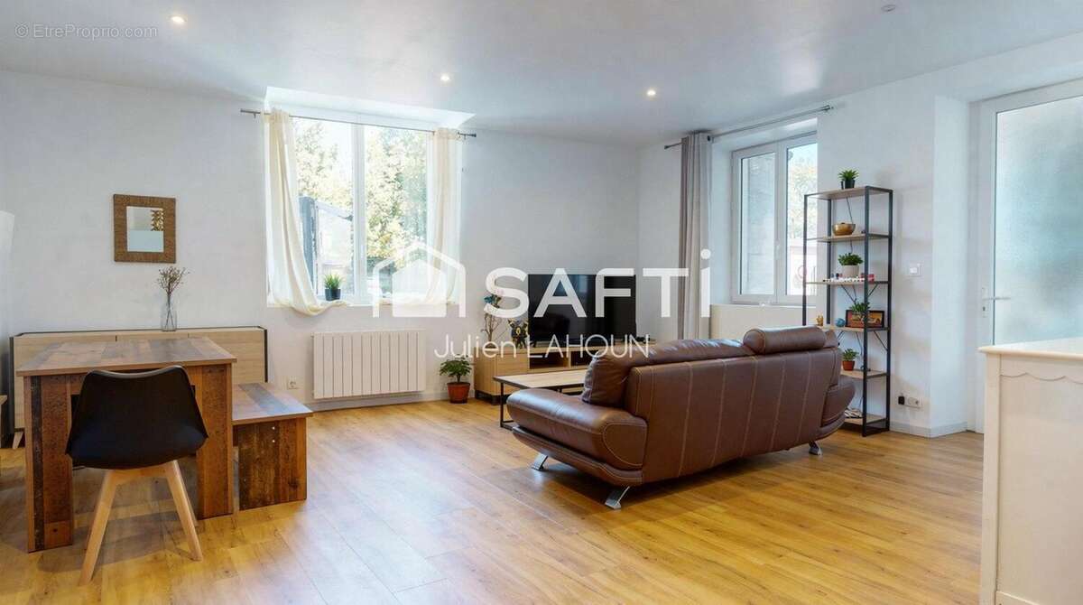 Appartement 78 m² à Cognac  - photo 2