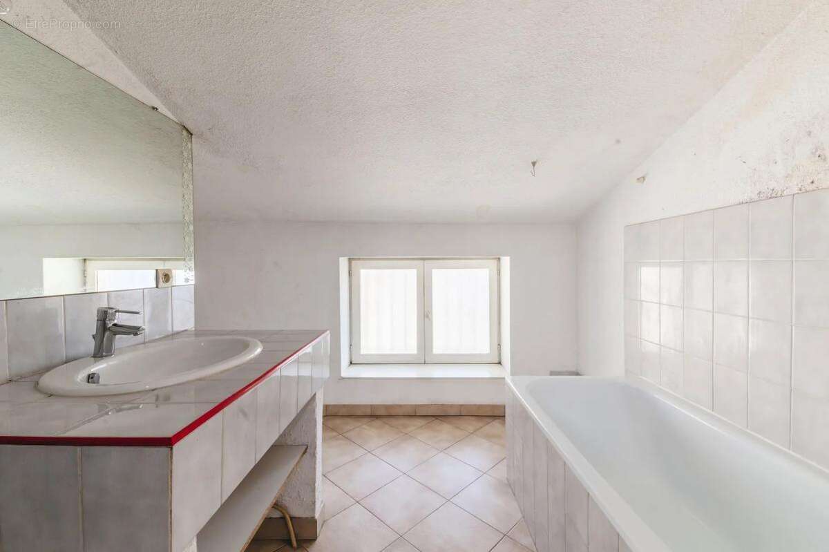 Charmant Appartement T4 de 113m² au sol - Dernier étage - Lumineux - photo 9