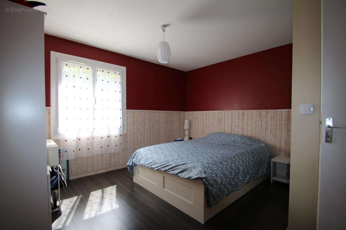 EXCLUSIVITÉ : Maison de Charme avec Vue Lac – Vaulx-Milieu (9 min Gare La Verpillière) - photo 9
