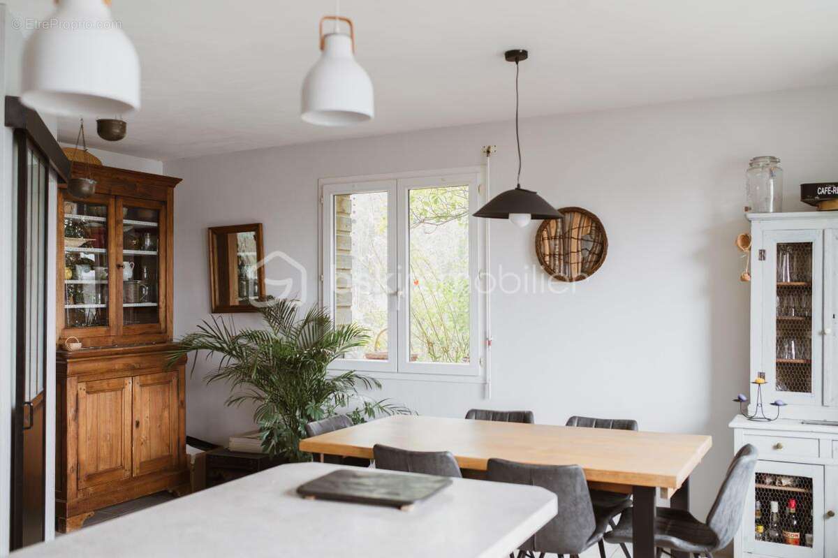 Maison à VILLAINES-LES-ROCHERS