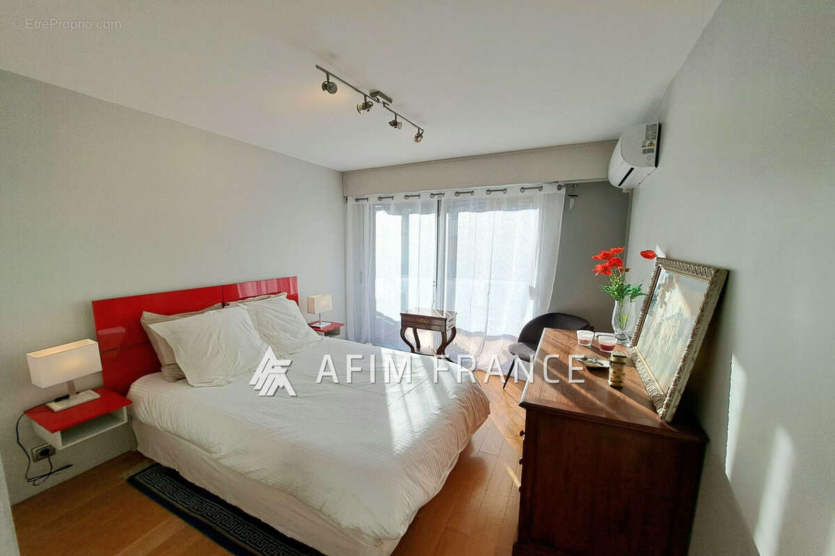 Appartement à ROQUEBRUNE-CAP-MARTIN