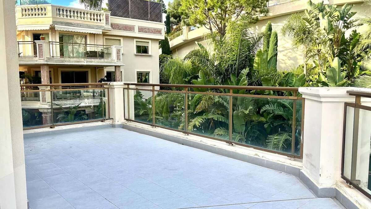 Appartement à CAP-D'AIL
