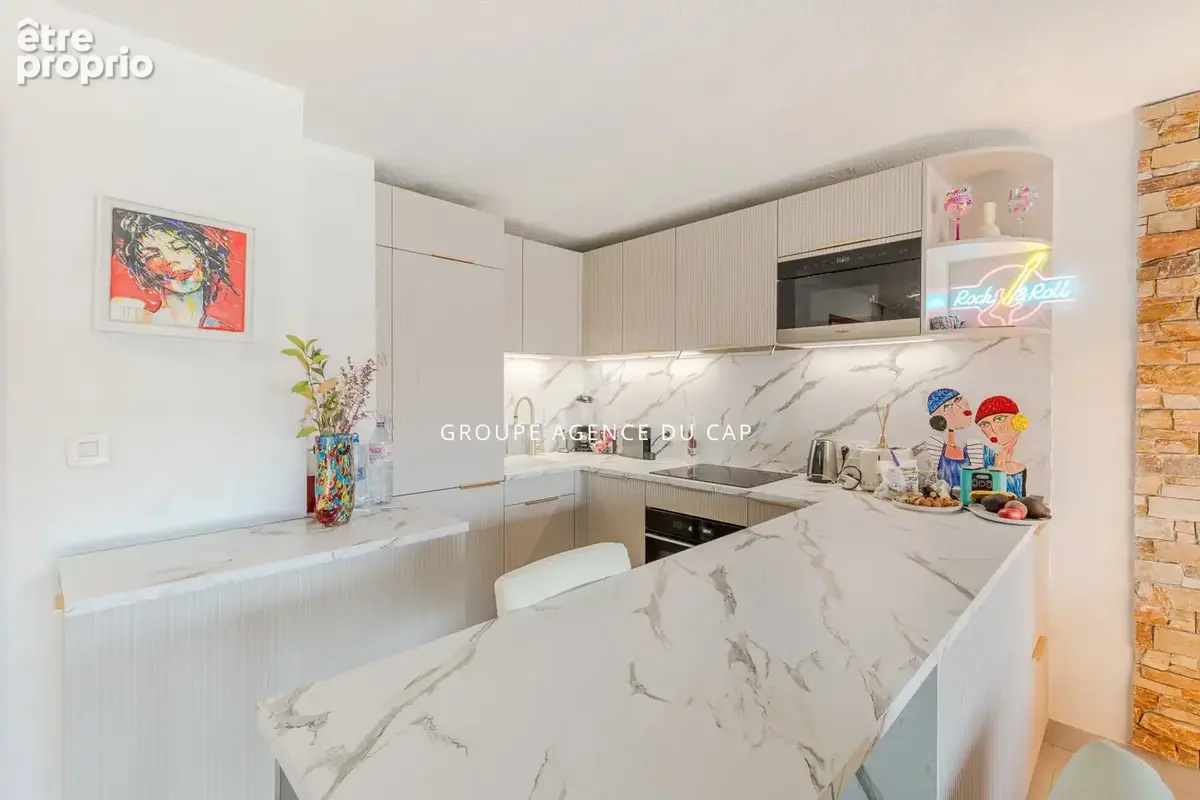 Appartement T2 récemment rénové en étage à Port Fréjus - photo 4