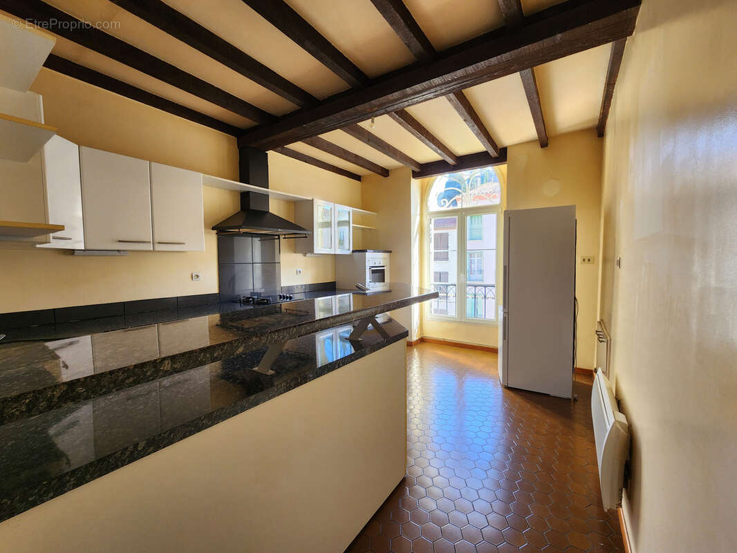 Centre ville appartement t5 de 135.82m2 avec garage - photo 13