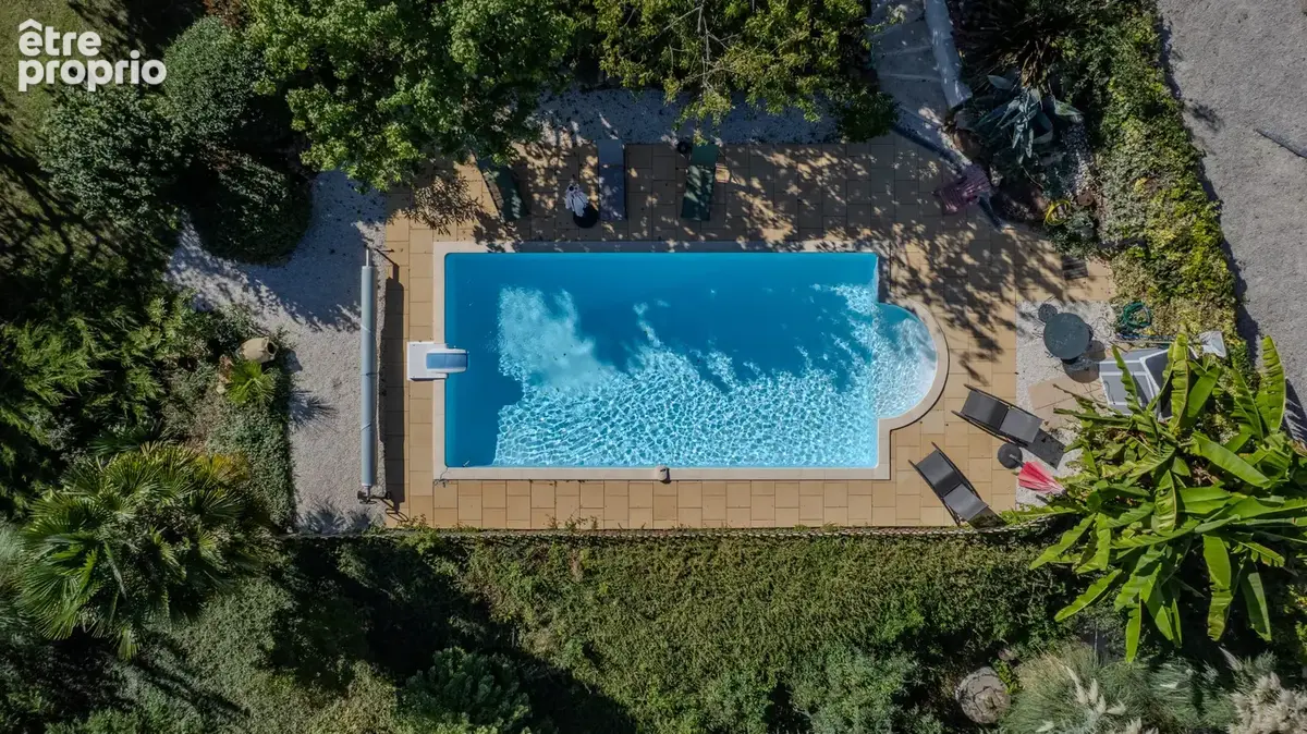 Authentique longère en pierre de 304 m2 avec dépendances, piscine et grand - photo 21