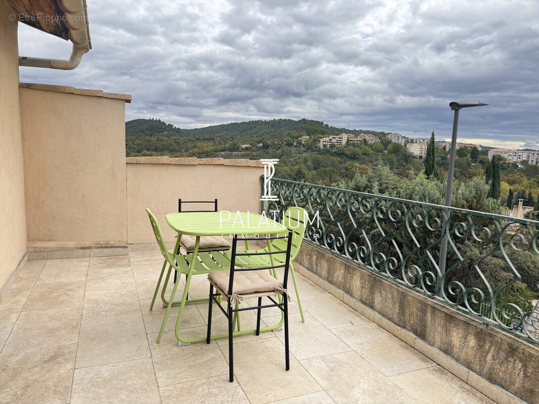 Appartement à GREOUX-LES-BAINS