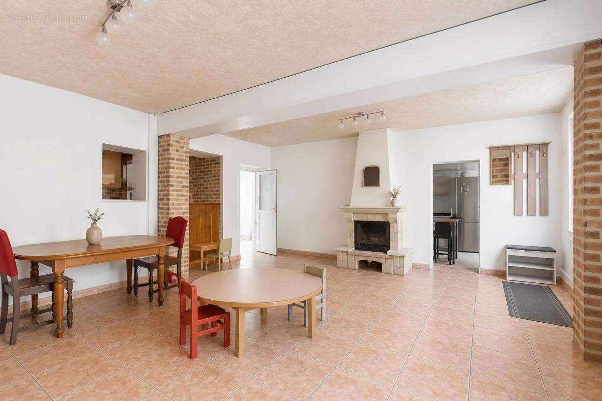 Maison de 11 pièces de 308 m² à Mitry-Mory - photo 17