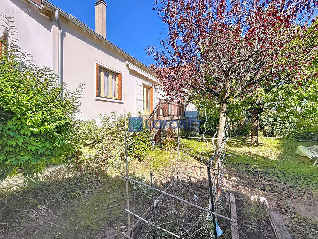 Maison à SAVIGNY-SUR-ORGE