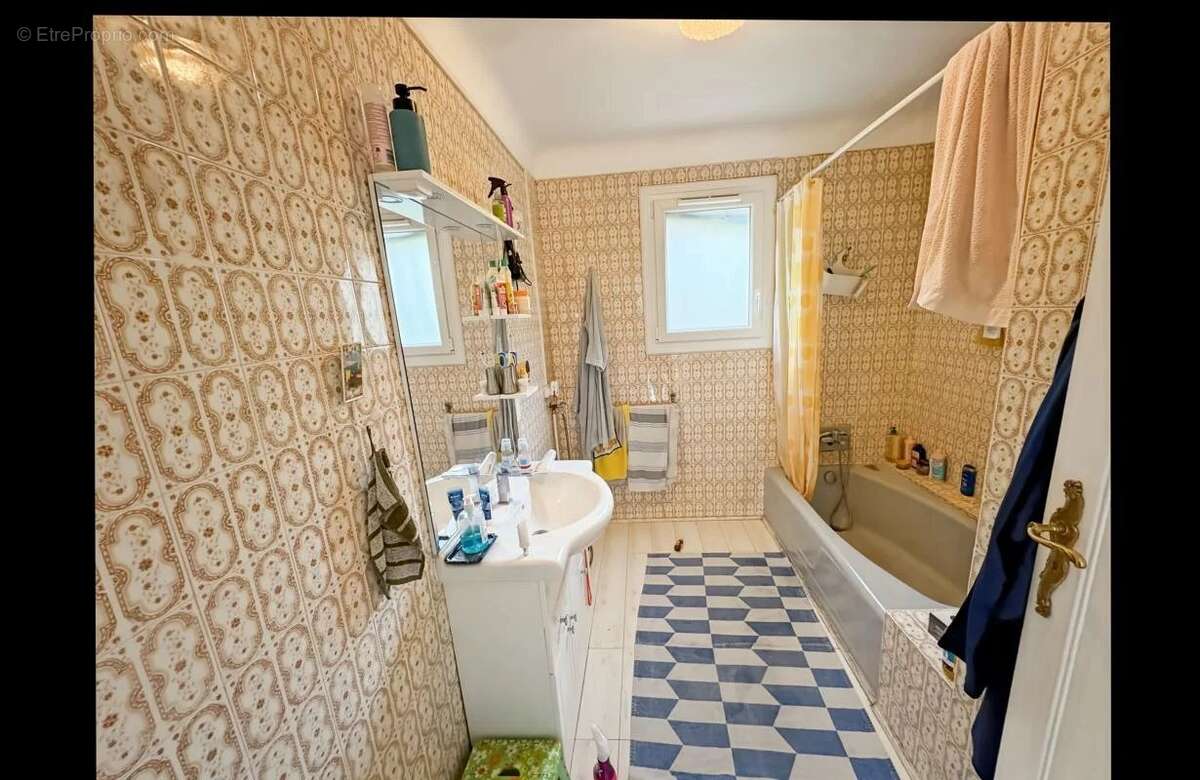 Appartement à MOUGINS