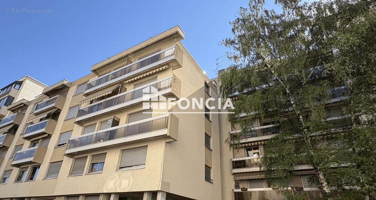Rue H.GORJUS / Parc Poppy - Appartement entièrement rénové en DERNIER ETAGE avec BALCONopp - photo 11