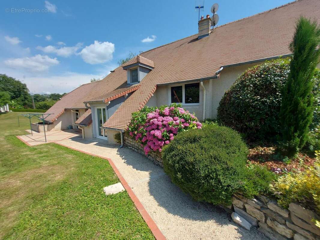 Maison 188 m² à Seligney  - photo 3