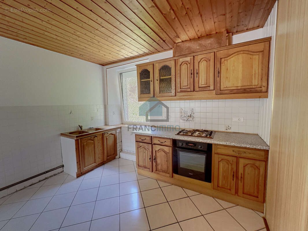 Appartement à PONT-DE-ROIDE