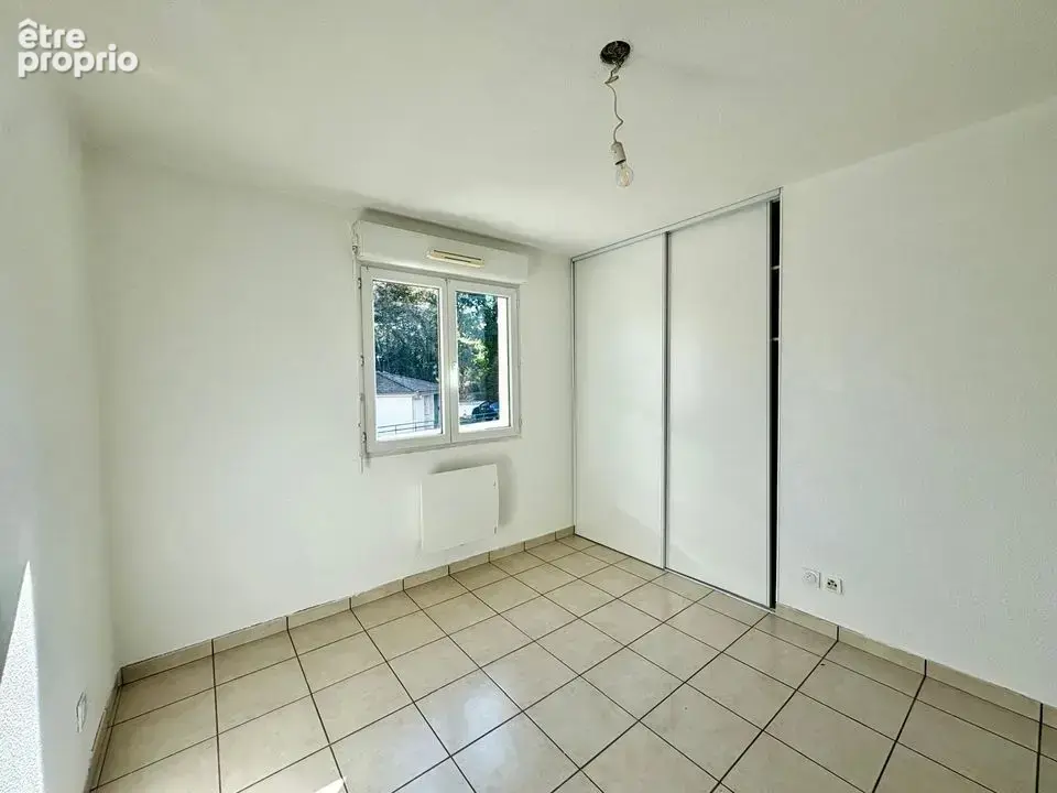 chambre avec rangement 