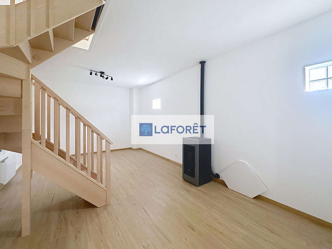 Appartement à SARTROUVILLE