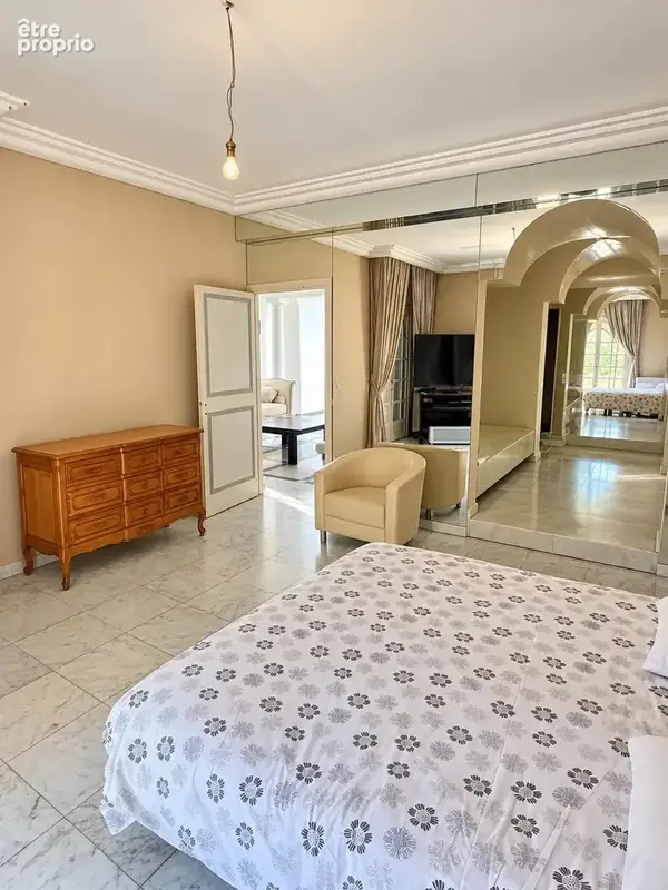  Belle demeure de 350 m² habitable – Proche Clinique Clémenville– Terrain de 1 000 m² avec piscine - photo 17