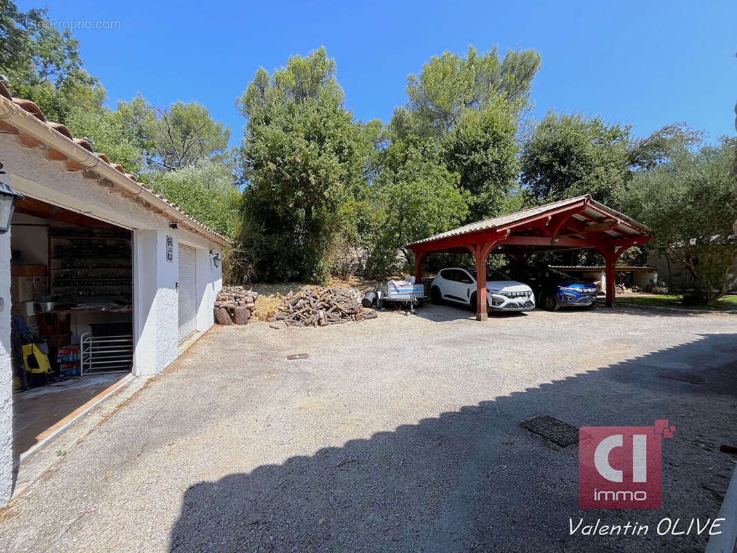 Maison La Roquebrussanne 6 pièces 190 m2 avec dépendance. - photo 18