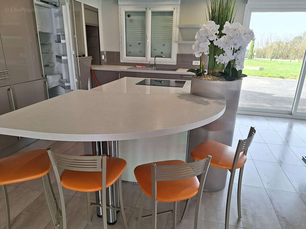 Maison à ASNANS-BEAUVOISIN