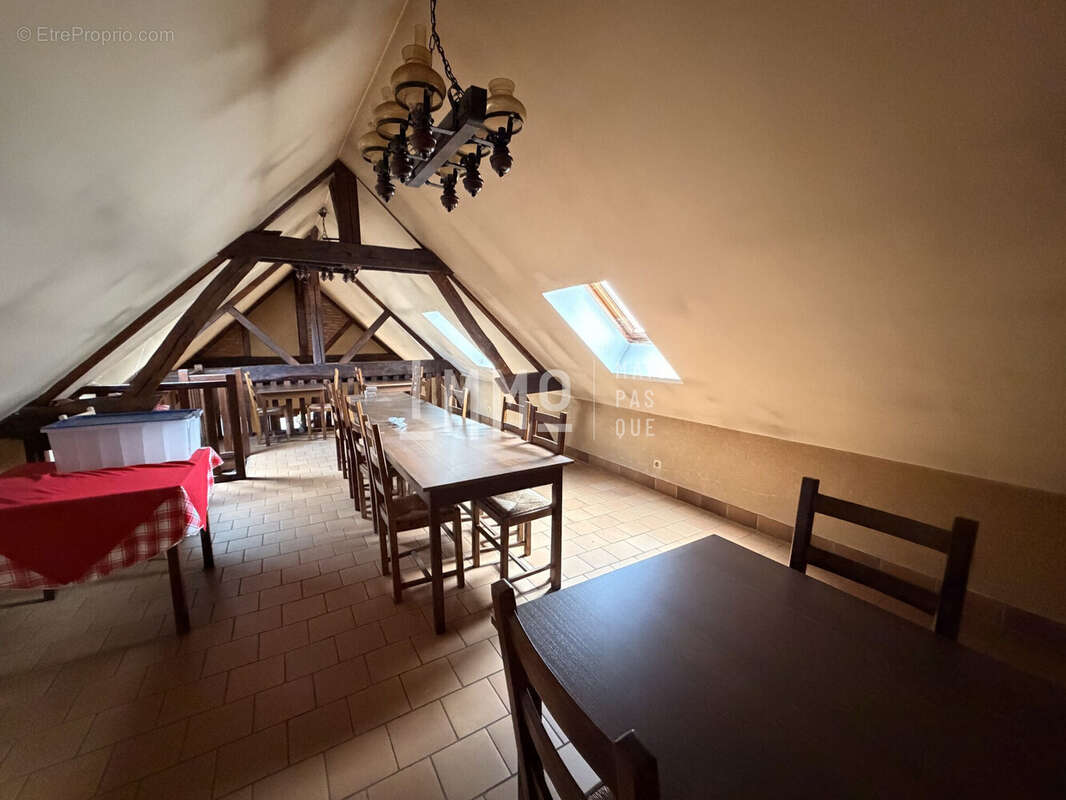 Appartement 192 m² à Chateau-Du-Loir  - photo 4