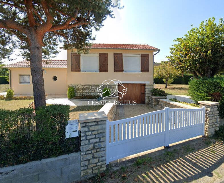 Maison à QUEAUX