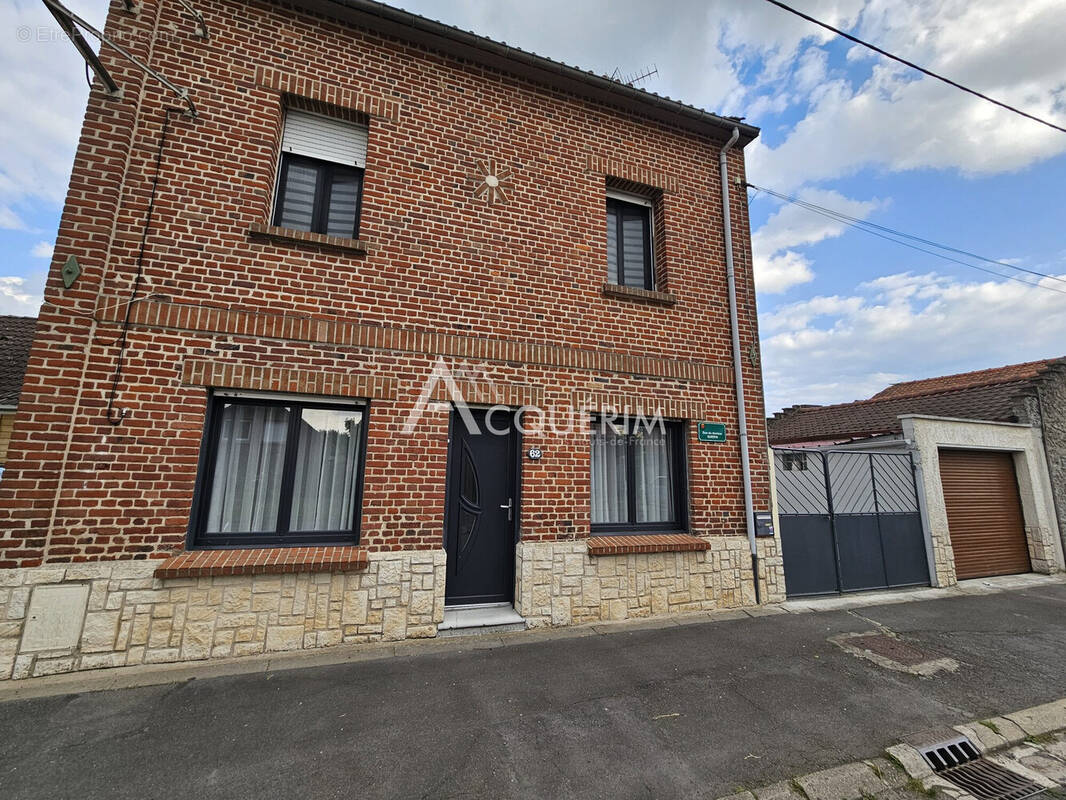 Maison à OSTRICOURT