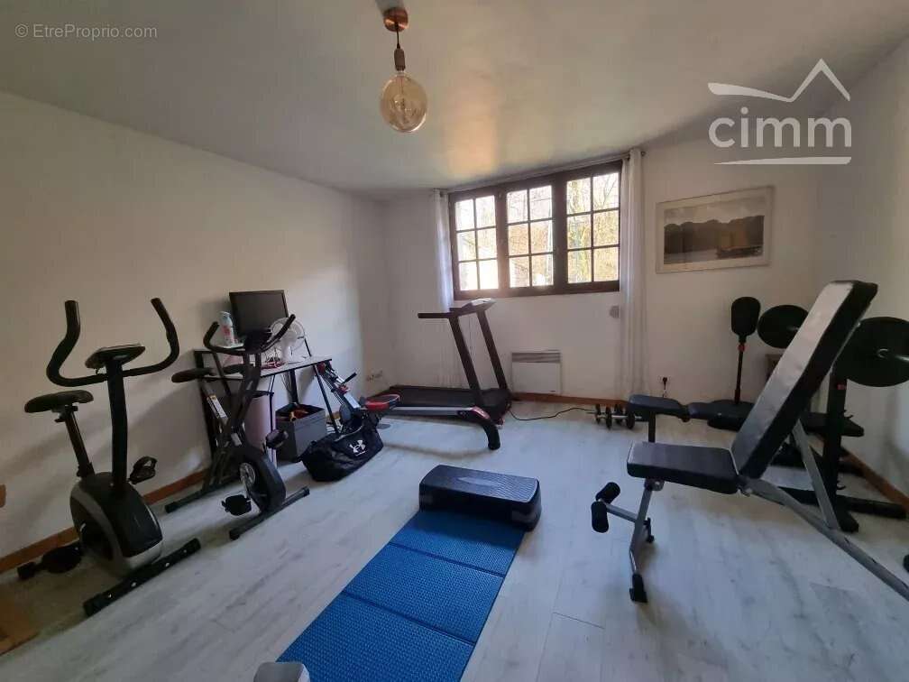 Maison à SAINT-VINCENT-DE-MERCUZE