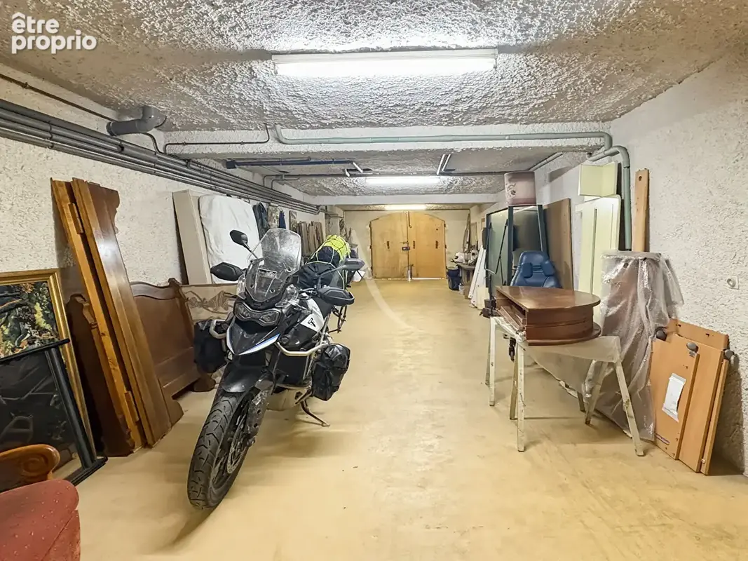 A VENDRE - Maison familiale de caractère de 185 m² avec grand garage, proche des commodités - photo 15