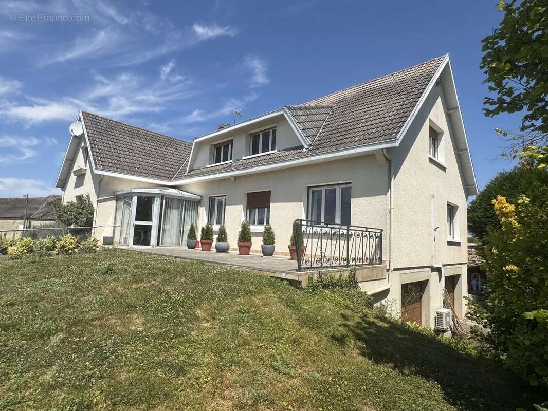 Maison à SAINT-LOUP-DE-BUFFIGNY