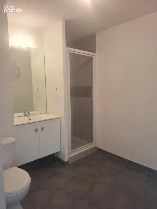 A VENDRE - T2 + garage proche gare de Vénissieux - photo 8