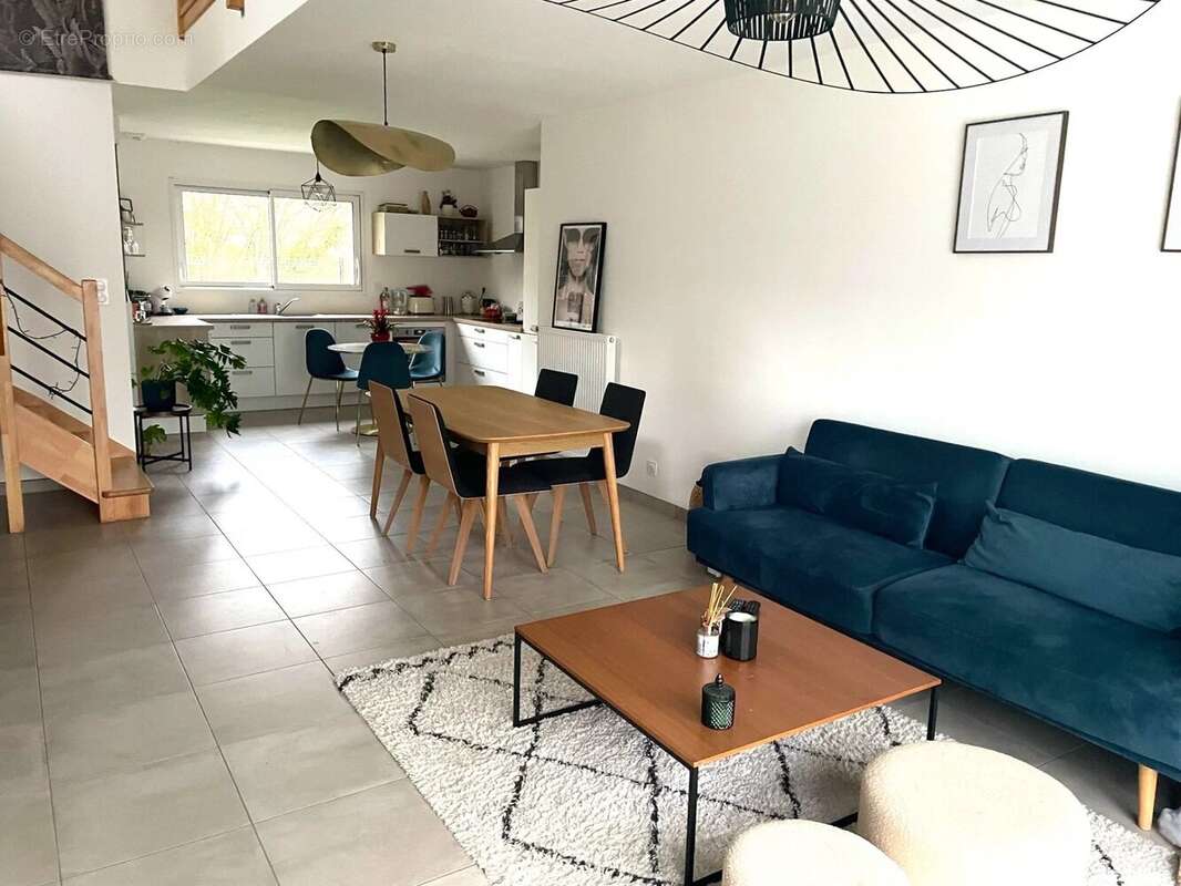 Appartement à CINTRE