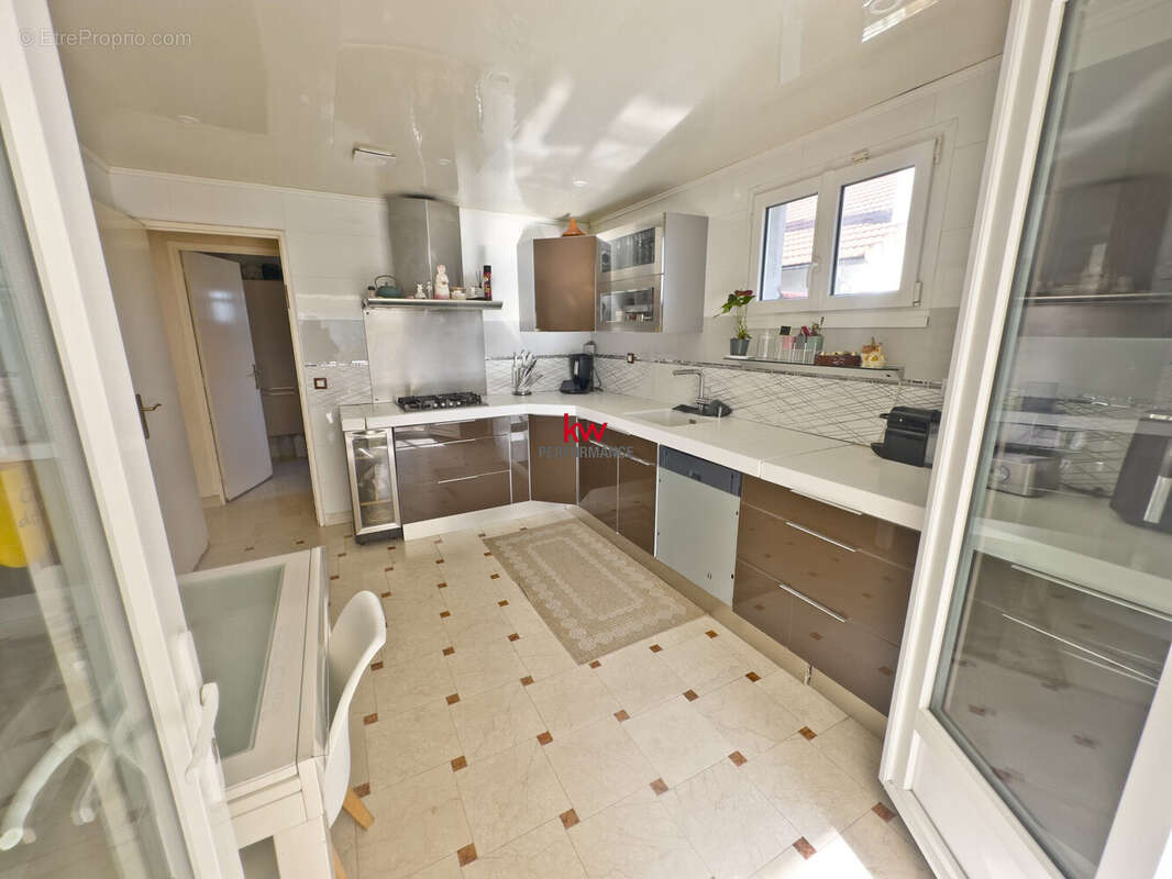 Maison 199 m² à Sarcelles  - photo 6