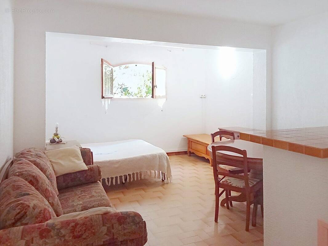 Appartement à SAINT-CYR-SUR-MER