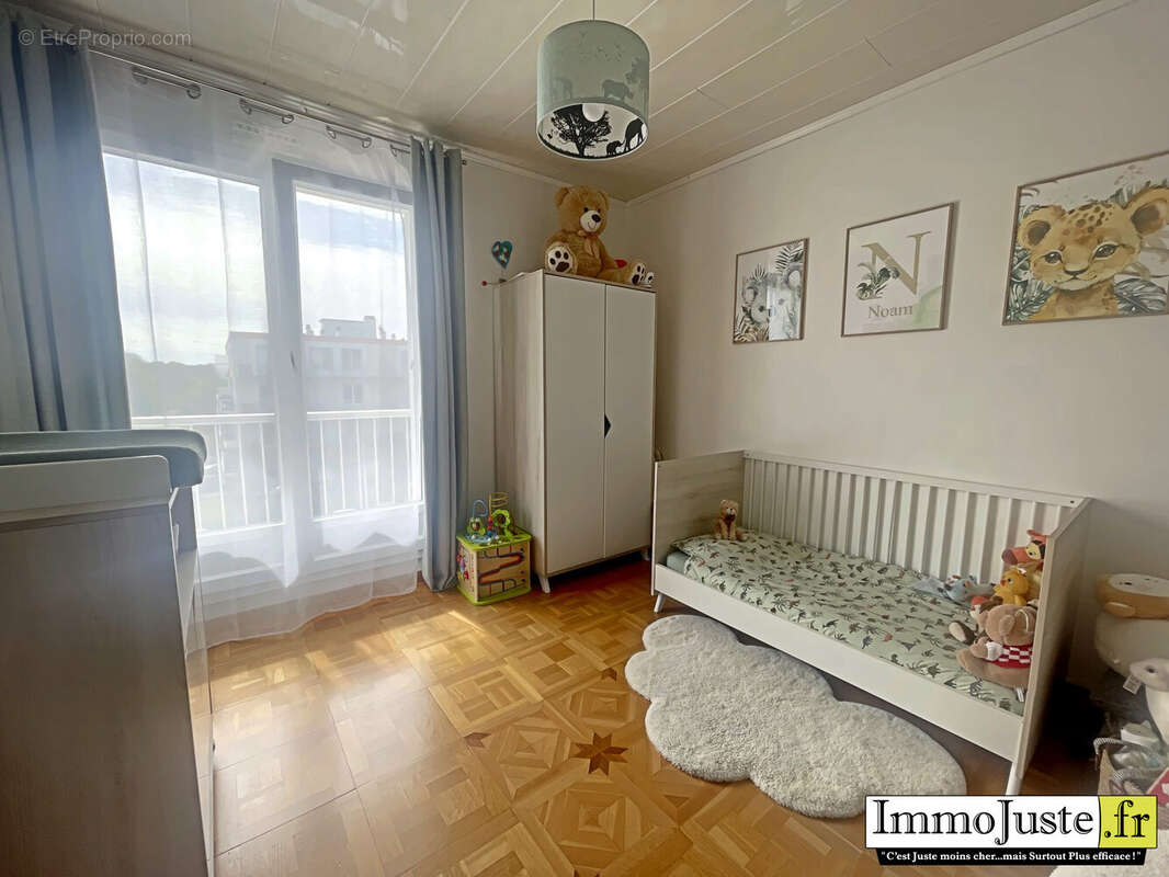 Appartement à MAGNY-LES-HAMEAUX