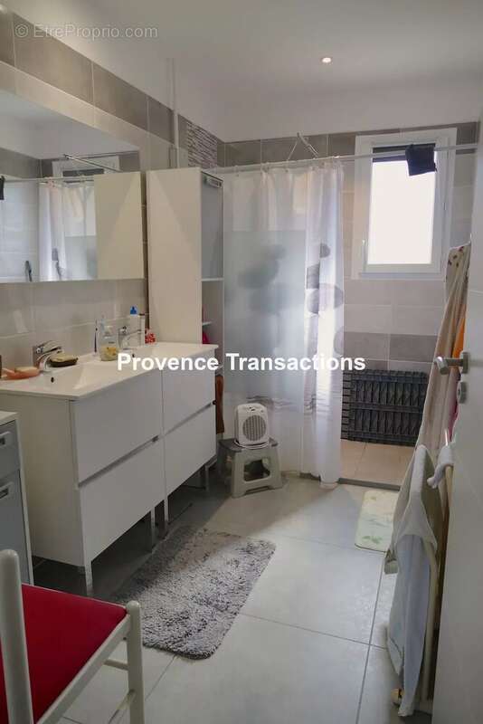 Maison à SAINTE-CECILE-LES-VIGNES