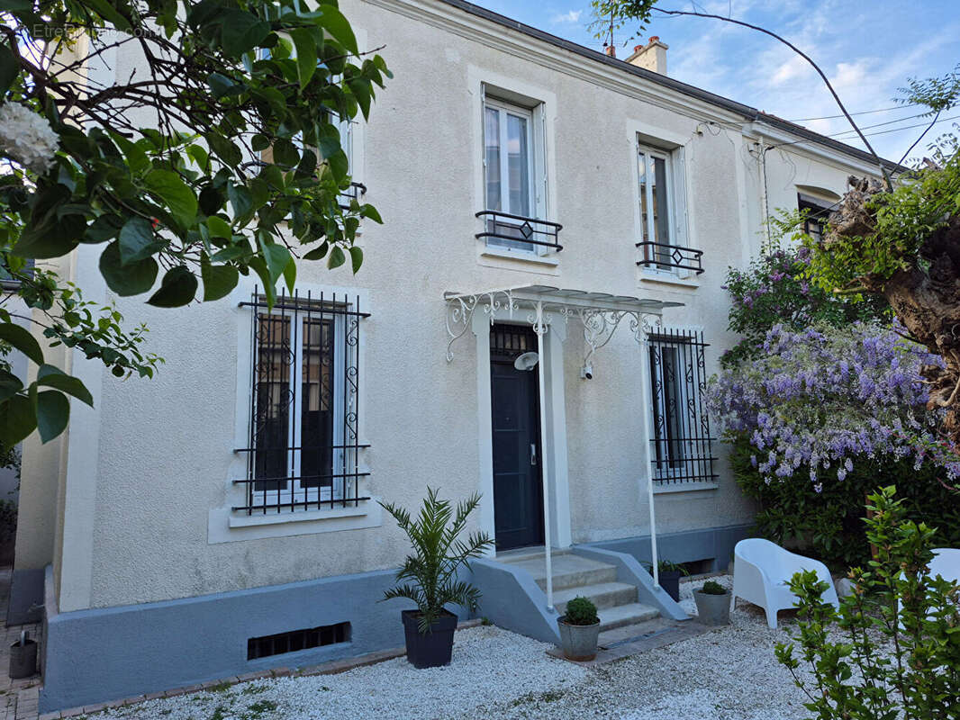 Maison à ASNIERES-SUR-SEINE