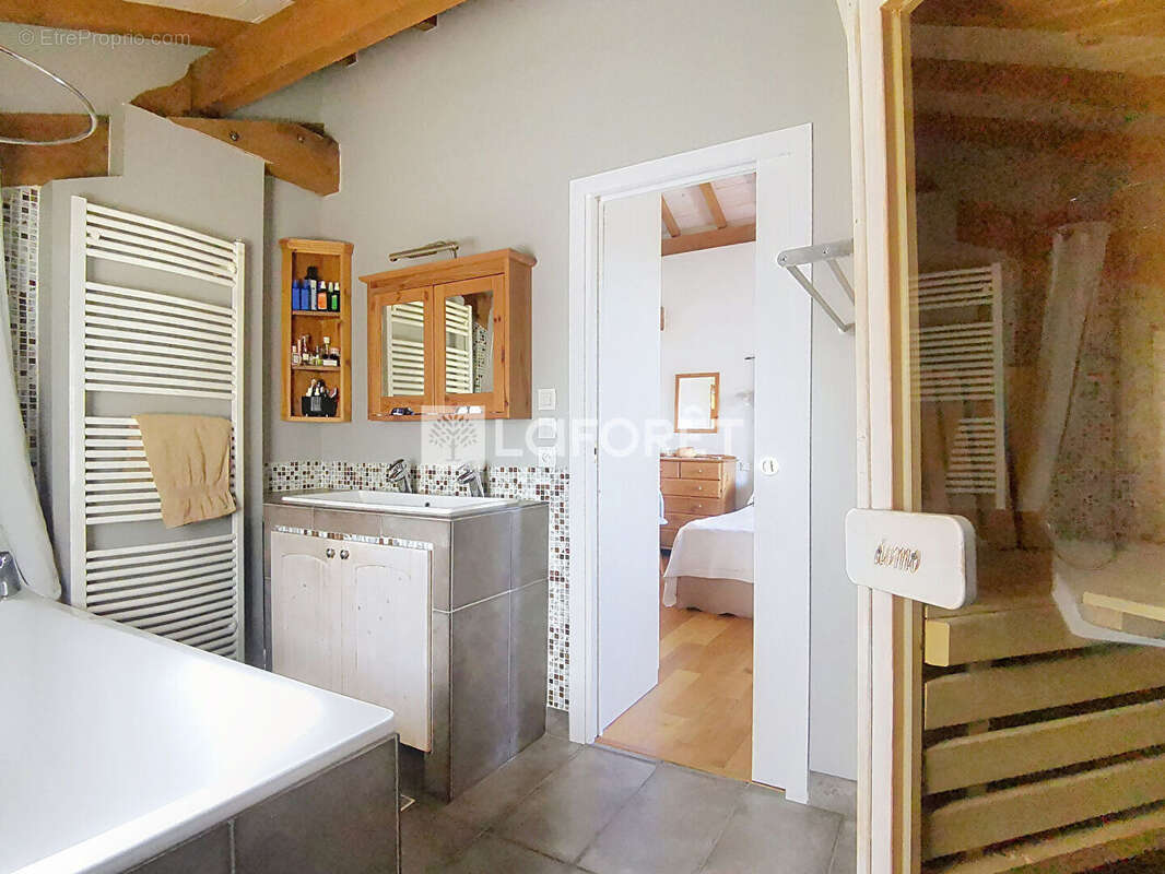 Maison à FLEURIEU-SUR-SAONE