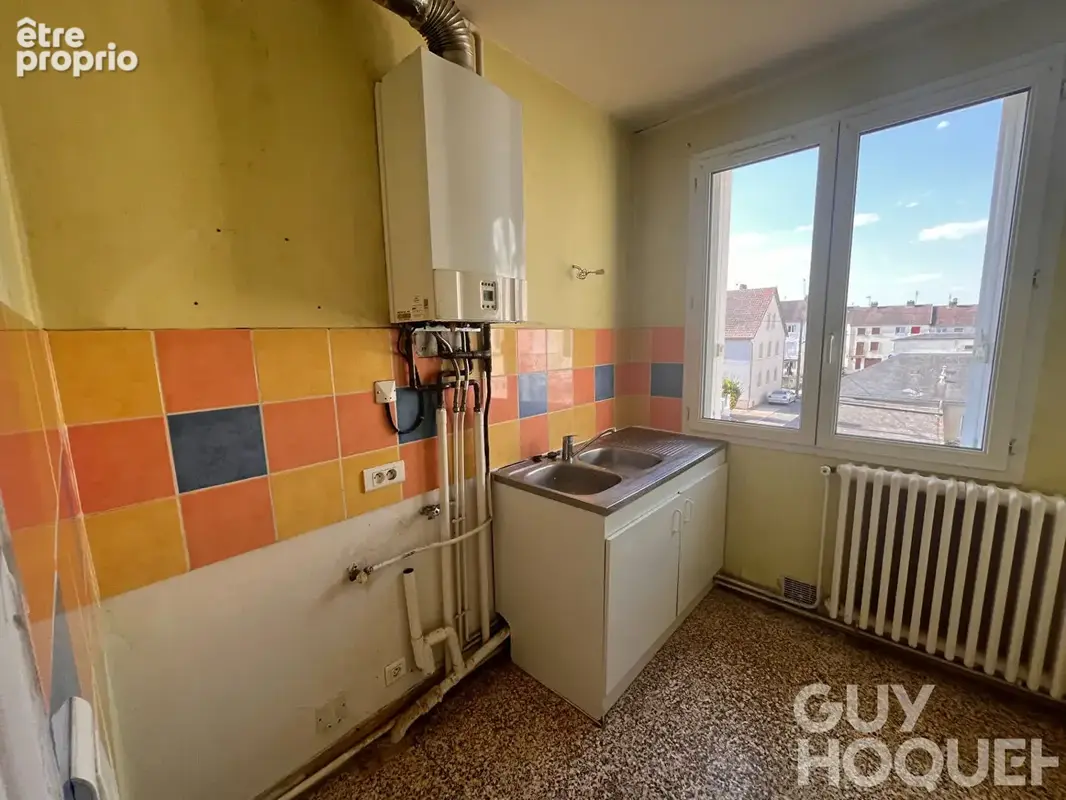 À vendre à CHATEAUDUN (28200), appartement de 47 m². - photo 2